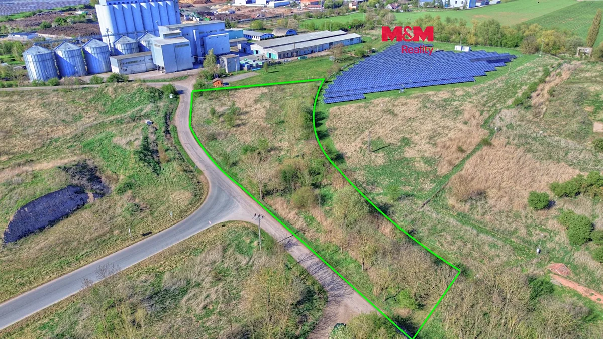 Prodej komerčního pozemku 5275 m²